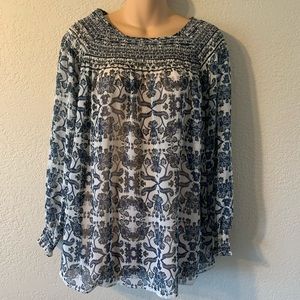 Zac & Rachel, size medium long sleeve blouse, NWT. Cream and Navy